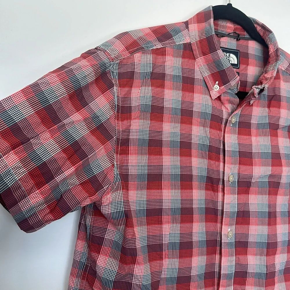 The north face red white and blue short sleeve button down shirt L